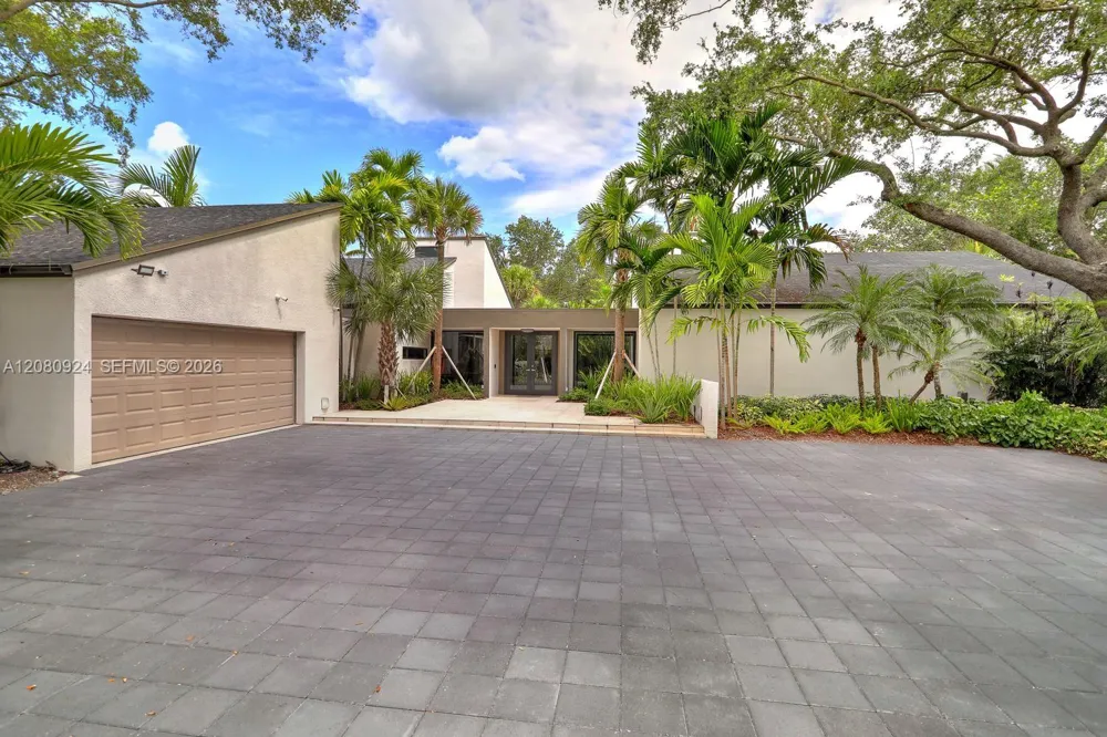 6121 SW 104th St Pinecrest, FL 33156
