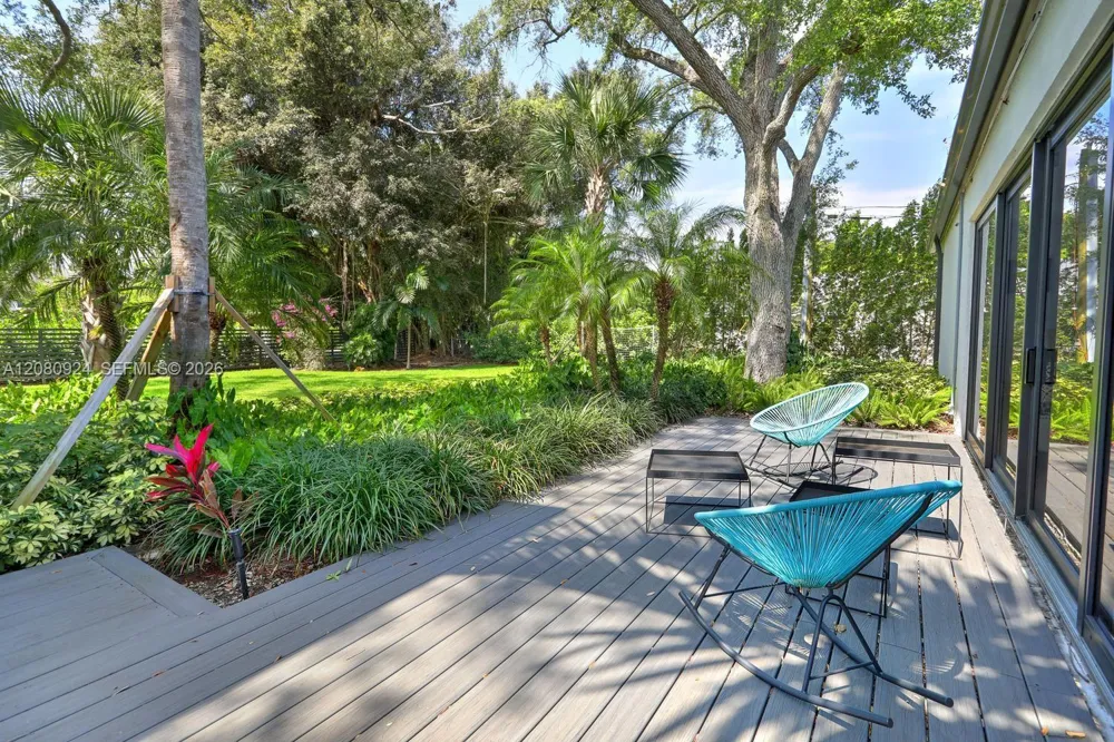 6121 SW 104th St Pinecrest, FL 33156