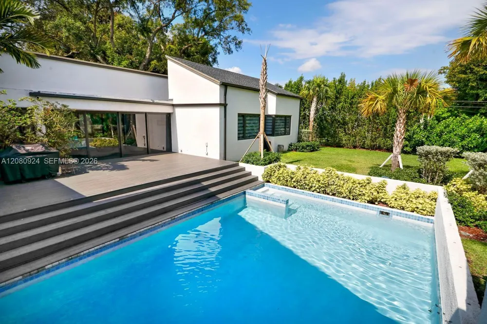 6121 SW 104th St Pinecrest, FL 33156