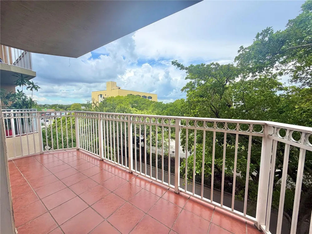1650 Coral Way #504 Miami, FL 33145