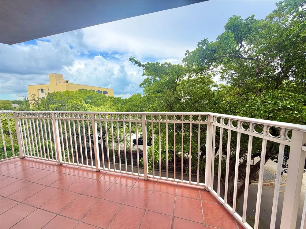1650 Coral Way #504 Miami, FL 33145