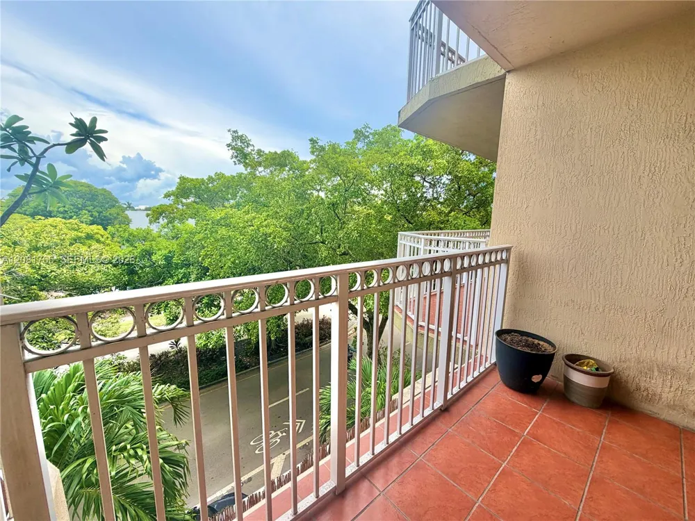 1650 Coral Way #504 Miami, FL 33145