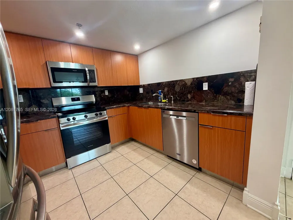 1650 Coral Way #504 Miami, FL 33145