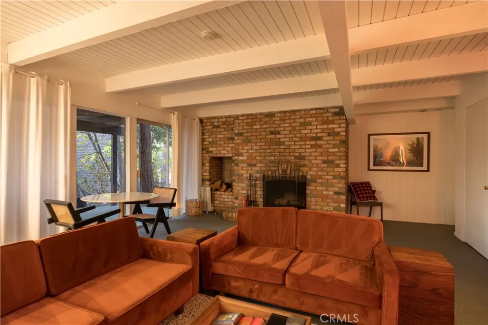 399 Rainier Road Lake Arrowhead, CA 92352