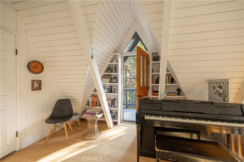 399 Rainier Road Lake Arrowhead, CA 92352