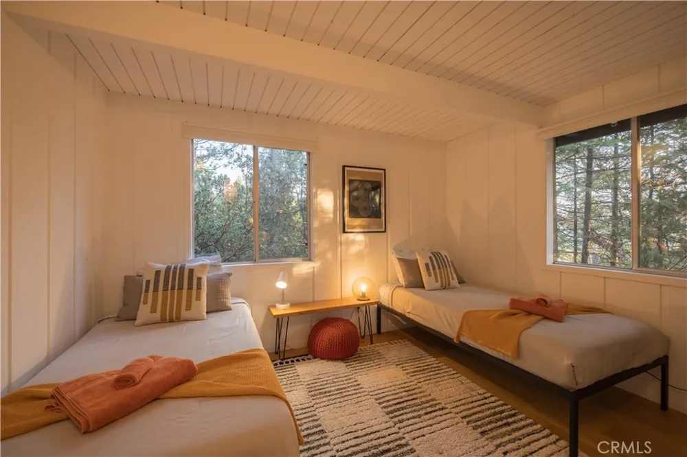 399 Rainier Road Lake Arrowhead, CA 92352