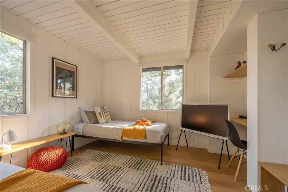 399 Rainier Road Lake Arrowhead, CA 92352