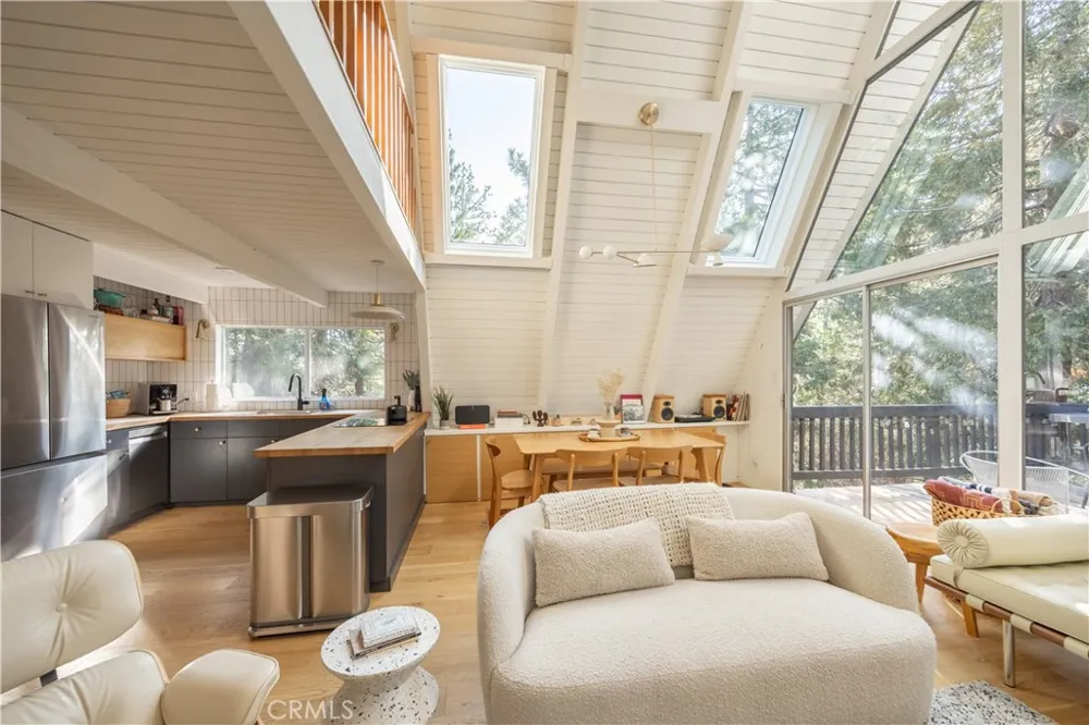 399 Rainier Road Lake Arrowhead, CA 92352