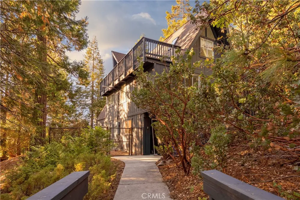 399 Rainier Road Lake Arrowhead, CA 92352