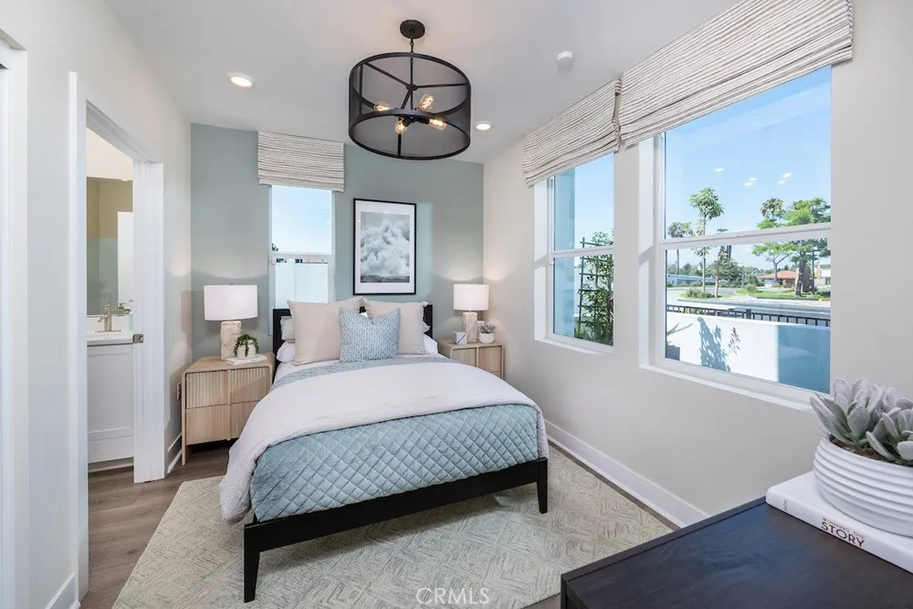 1083 E Scenic Drive Orange, CA 92867