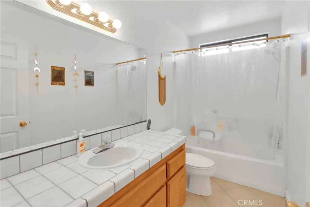 12745 Yellowstone Victorville, CA 92395
