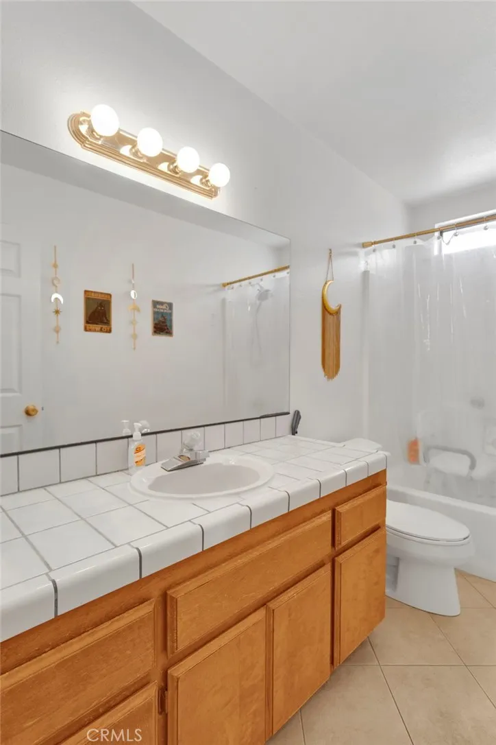 12745 Yellowstone Victorville, CA 92395