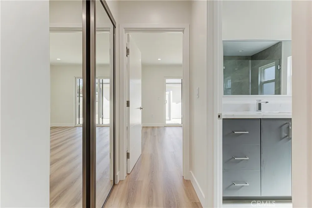 16857 Chatsworth Granada Hills, CA 91344
