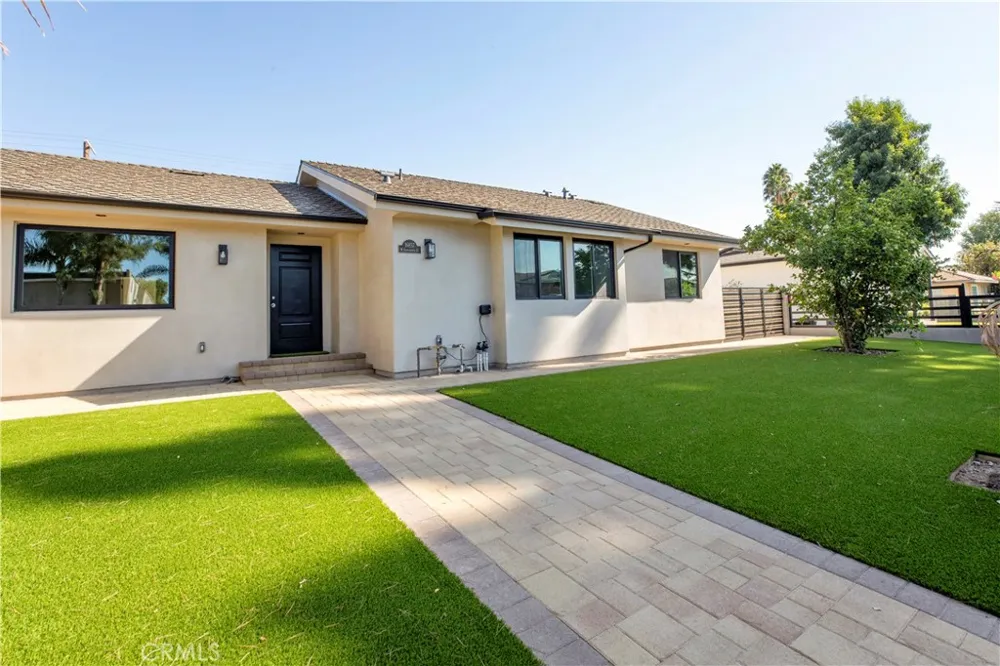16857 Chatsworth Granada Hills, CA 91344