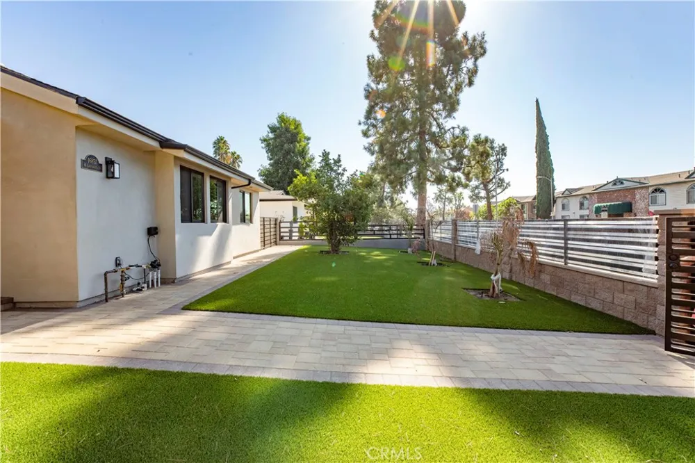 16857 Chatsworth Granada Hills, CA 91344