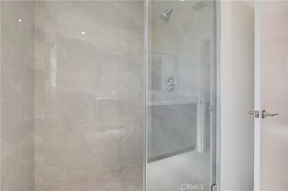 16857 Chatsworth Granada Hills, CA 91344