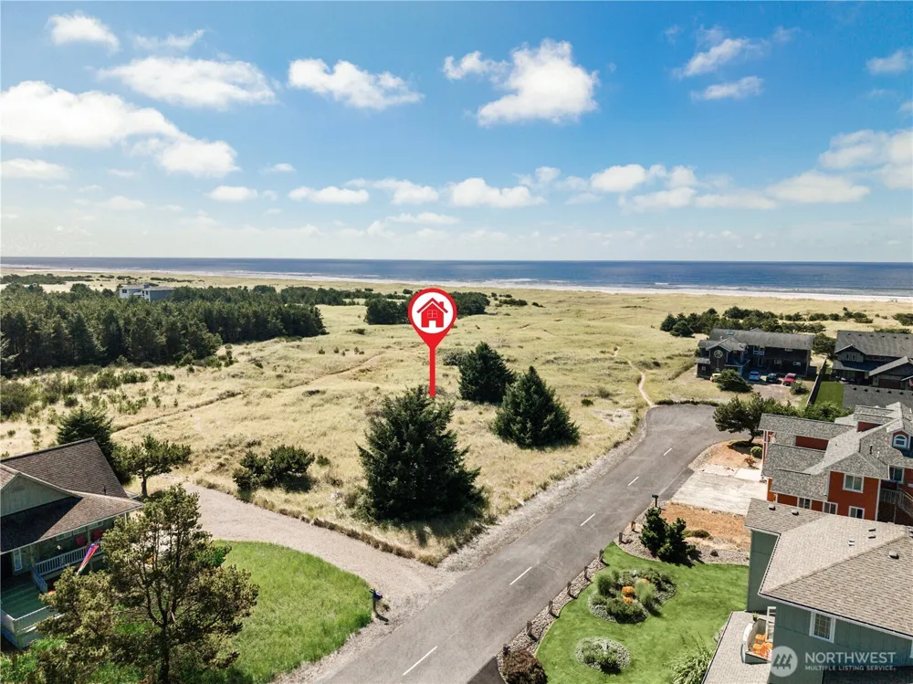 235 25th Street NW Long Beach, WA 98631
