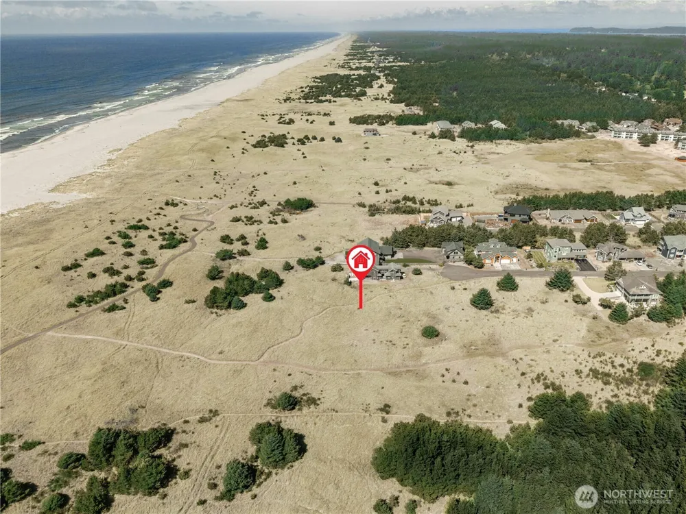 235 25th Street NW Long Beach, WA 98631