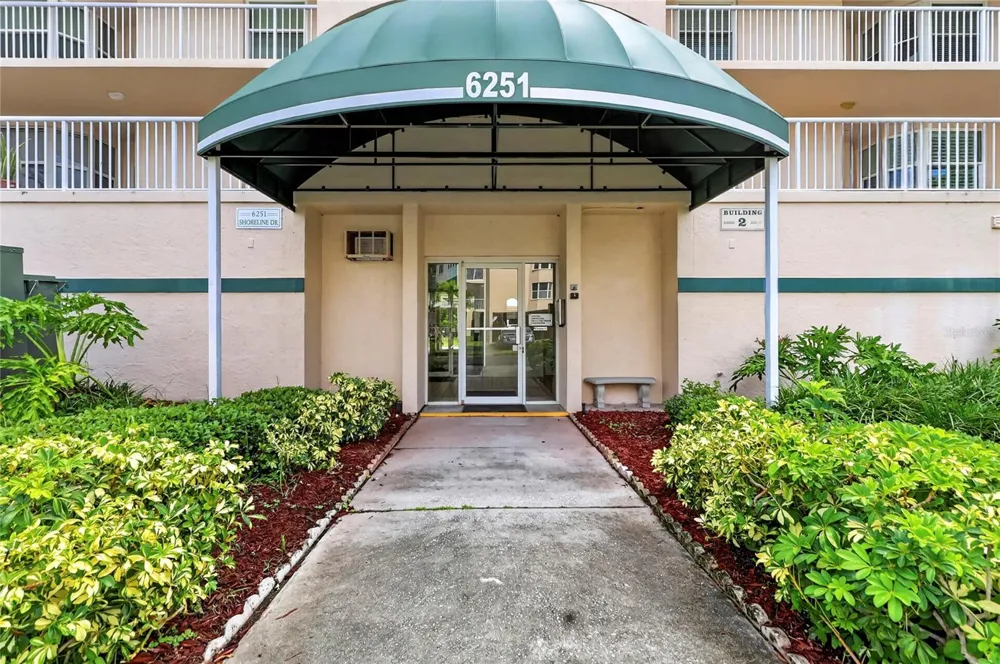 6251 SHORELINE DRIVE #2301 Seminole, FL 33708