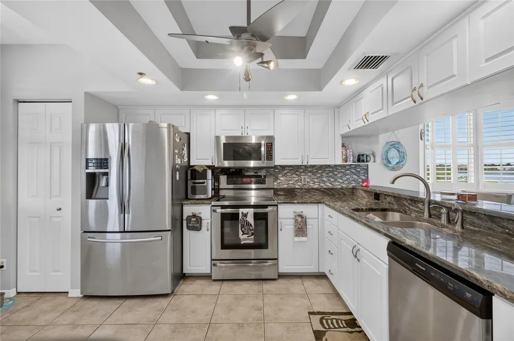 6251 SHORELINE DRIVE #2301 Seminole, FL 33708
