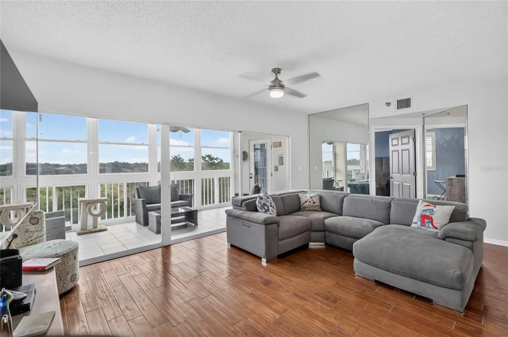 6251 SHORELINE DRIVE #2301 Seminole, FL 33708