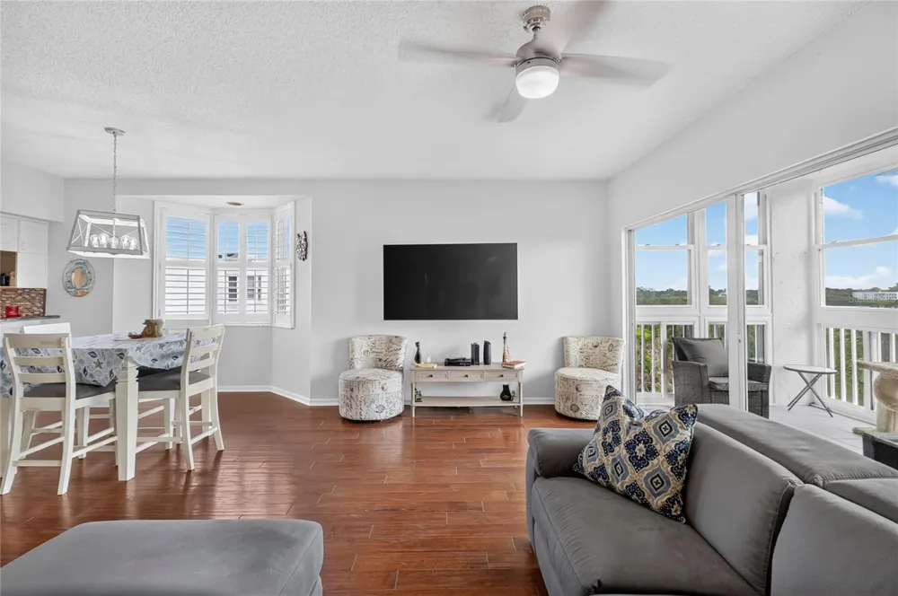 6251 SHORELINE DRIVE #2301 Seminole, FL 33708