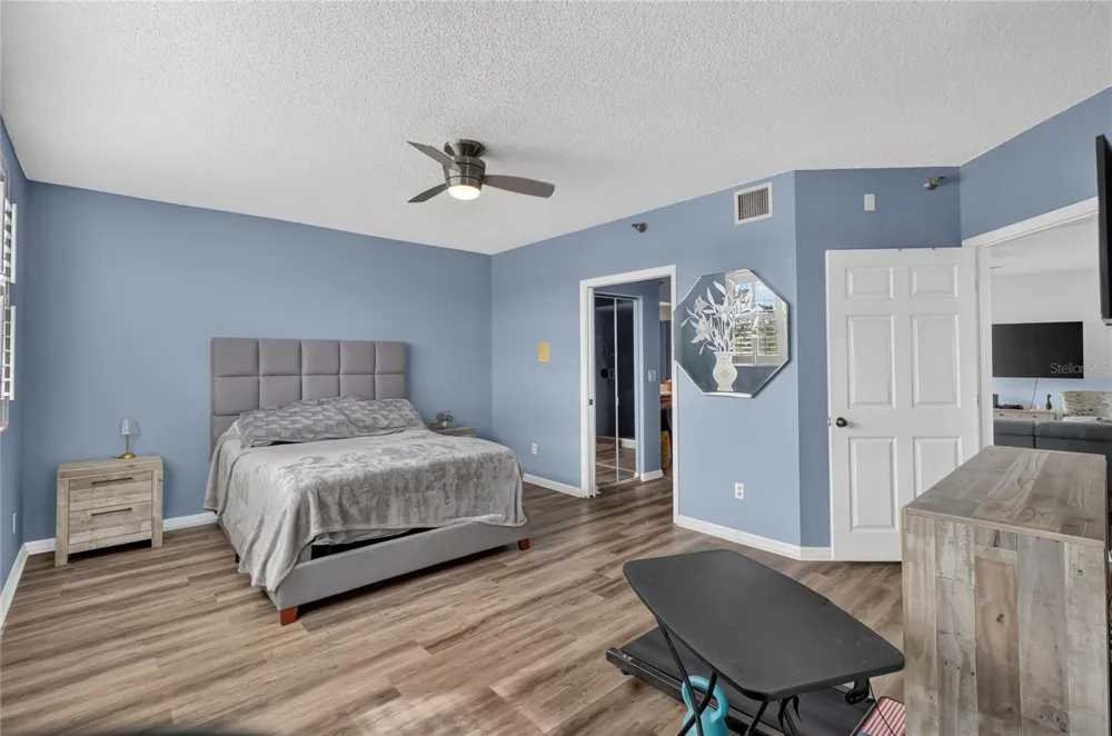 6251 SHORELINE DRIVE #2301 Seminole, FL 33708