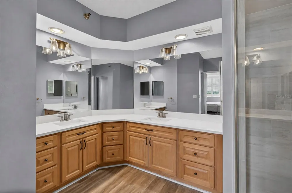 6251 SHORELINE DRIVE #2301 Seminole, FL 33708