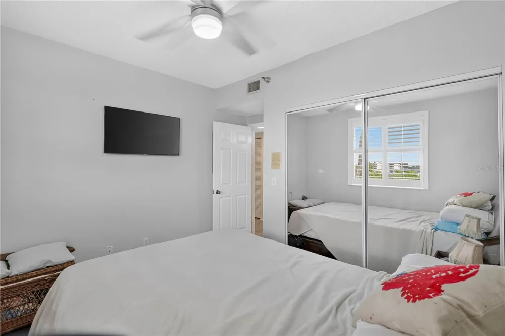 6251 SHORELINE DRIVE #2301 Seminole, FL 33708
