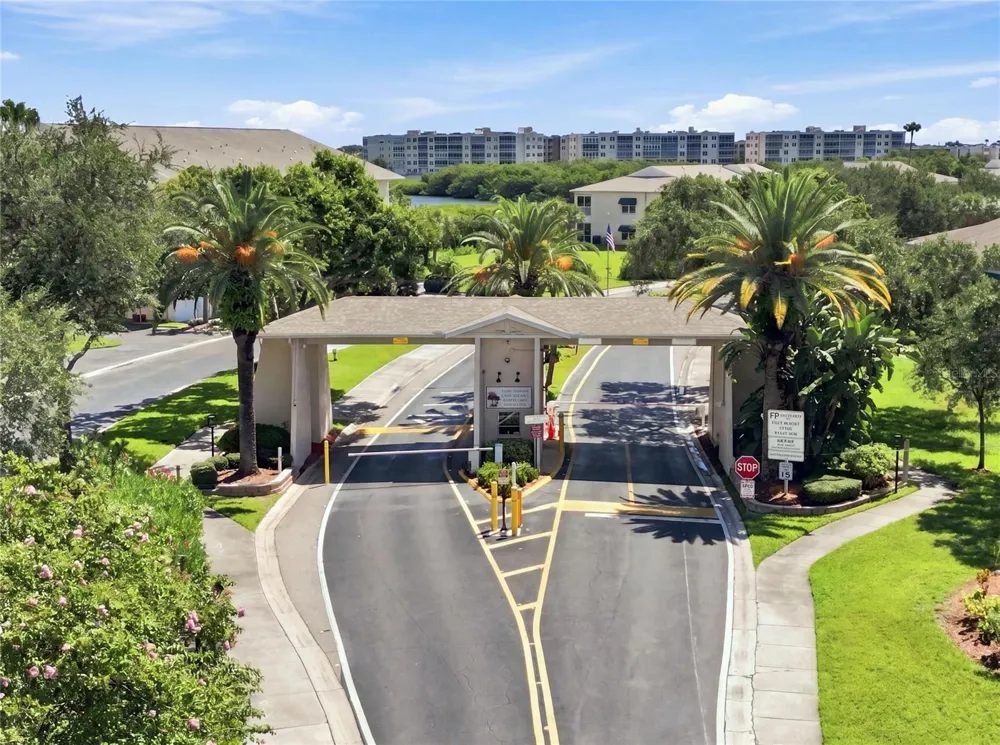 6251 SHORELINE DRIVE #2301 Seminole, FL 33708