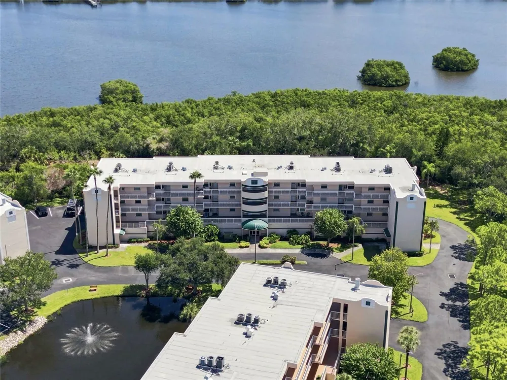 6251 SHORELINE DRIVE #2301 Seminole, FL 33708