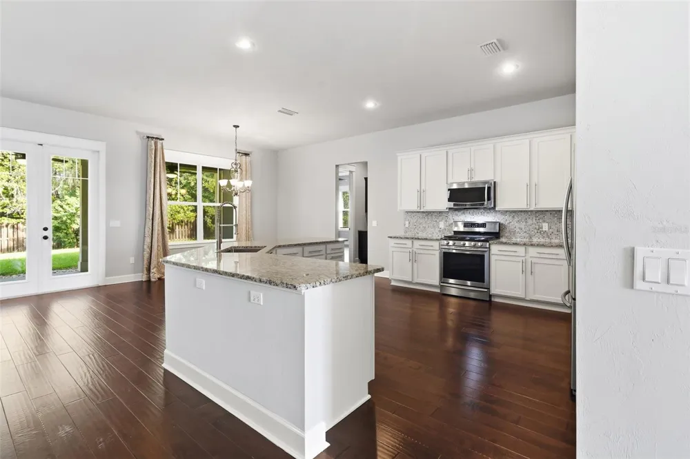 11042 NW 18TH ROAD Gainesville, FL 32606