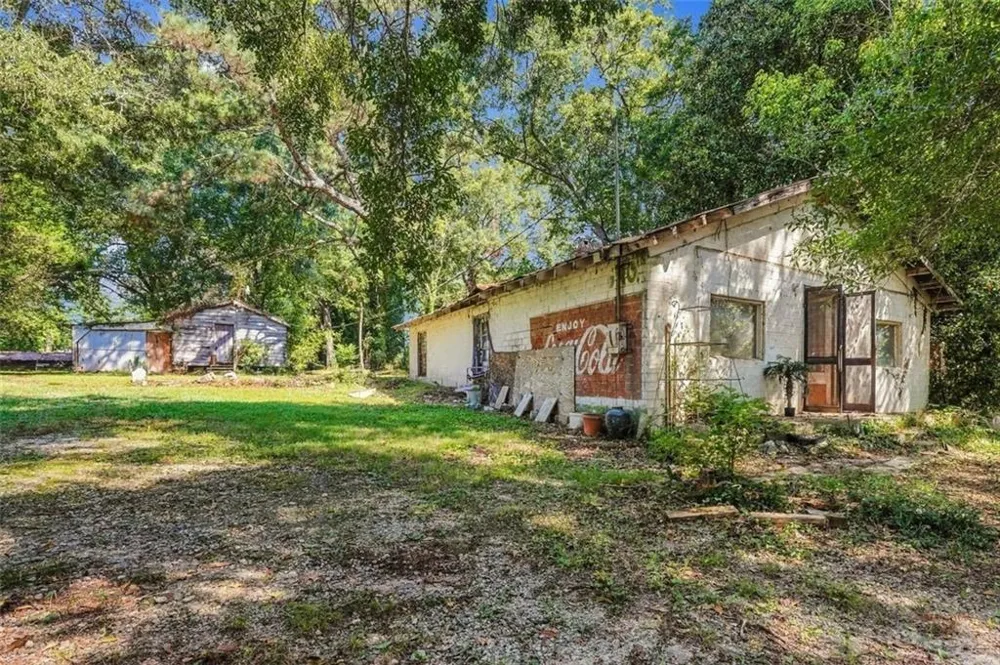 5884 Rockbridge Road Stone Mountain, GA 30087