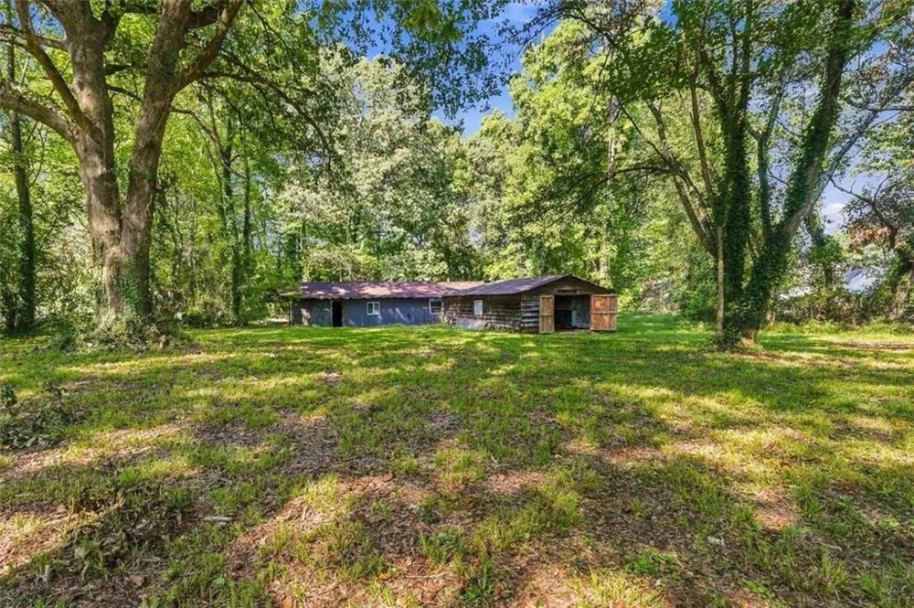 5884 Rockbridge Road Stone Mountain, GA 30087