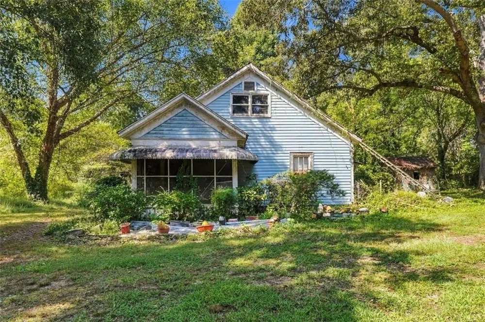 5884 Rockbridge Road Stone Mountain, GA 30087