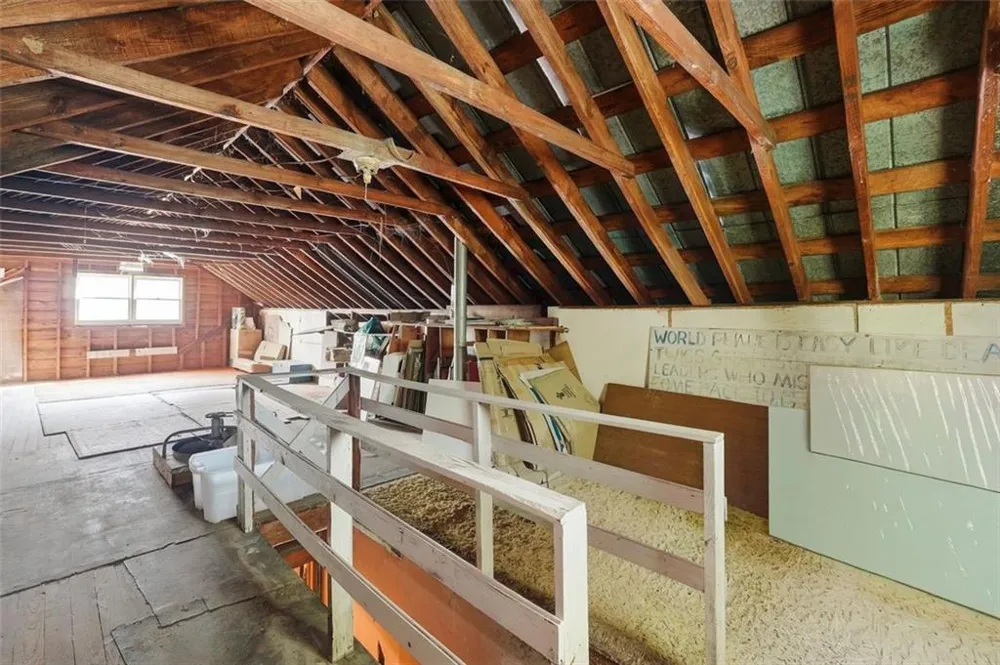 5884 Rockbridge Road Stone Mountain, GA 30087