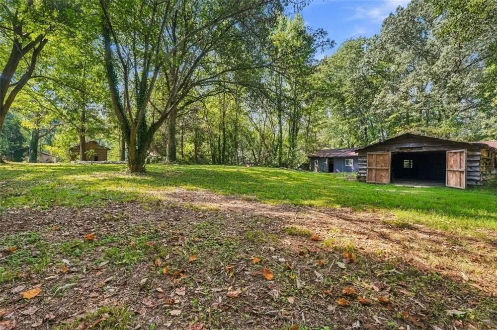 5884 Rockbridge Road Stone Mountain, GA 30087