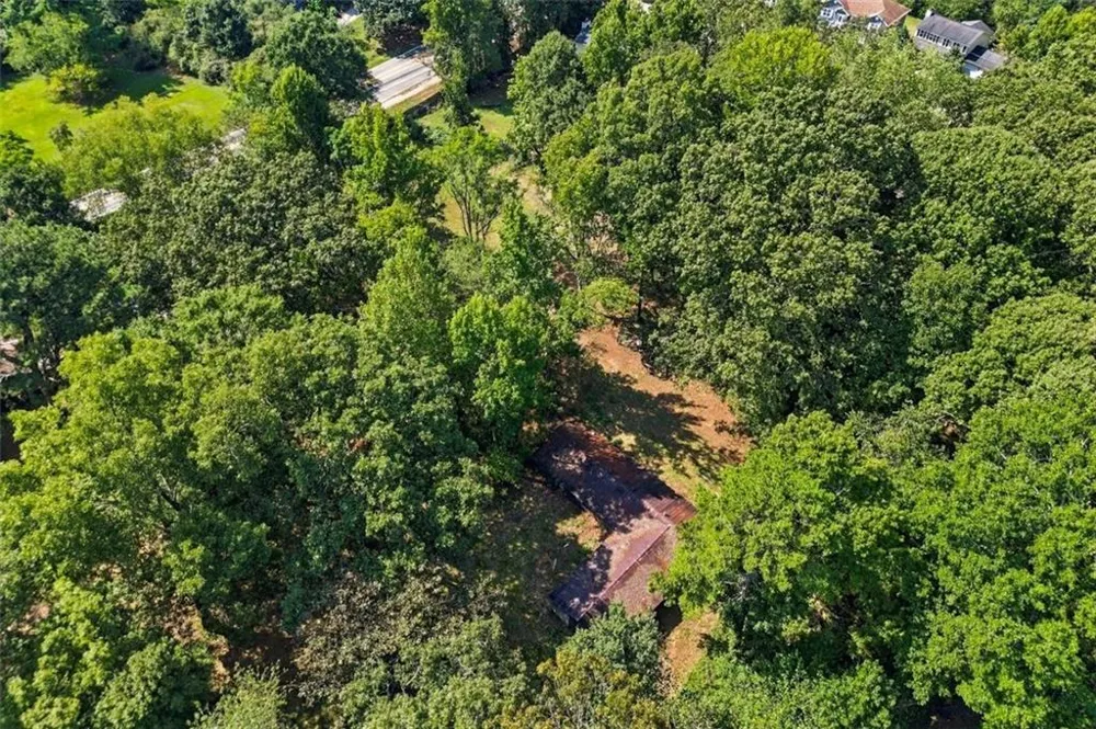 5884 Rockbridge Road Stone Mountain, GA 30087