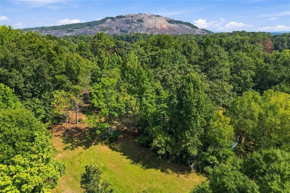 5884 Rockbridge Road Stone Mountain, GA 30087