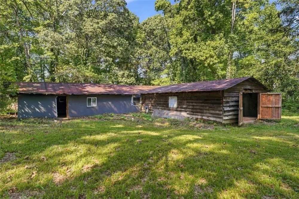5884 Rockbridge Road Stone Mountain, GA 30087