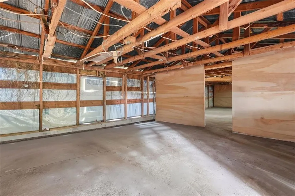 5884 Rockbridge Road Stone Mountain, GA 30087