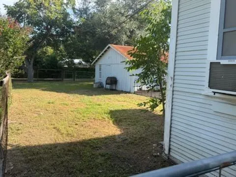 619 Bismark Street Seguin, TX 78155