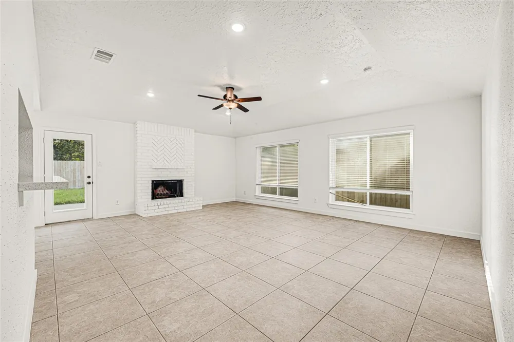 2239 Pilgrims Point Drive Friendswood, TX 77546