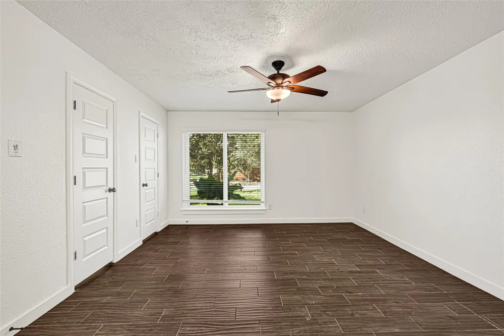 2239 Pilgrims Point Drive Friendswood, TX 77546
