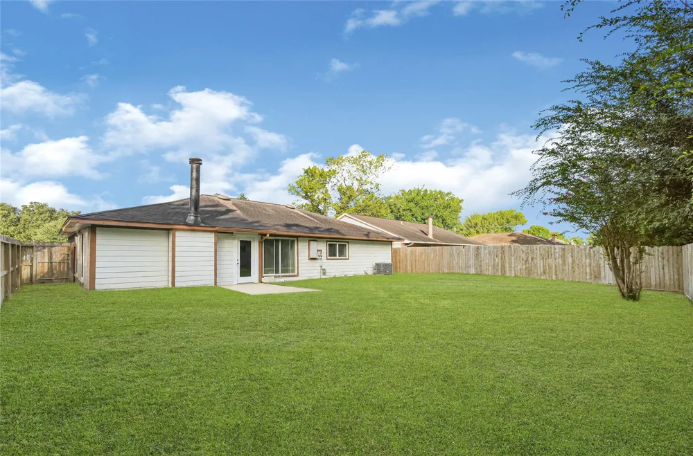 2239 Pilgrims Point Drive Friendswood, TX 77546