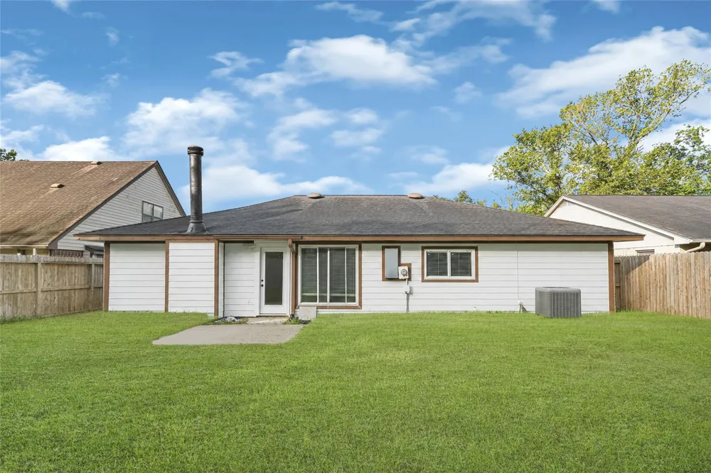 2239 Pilgrims Point Drive Friendswood, TX 77546