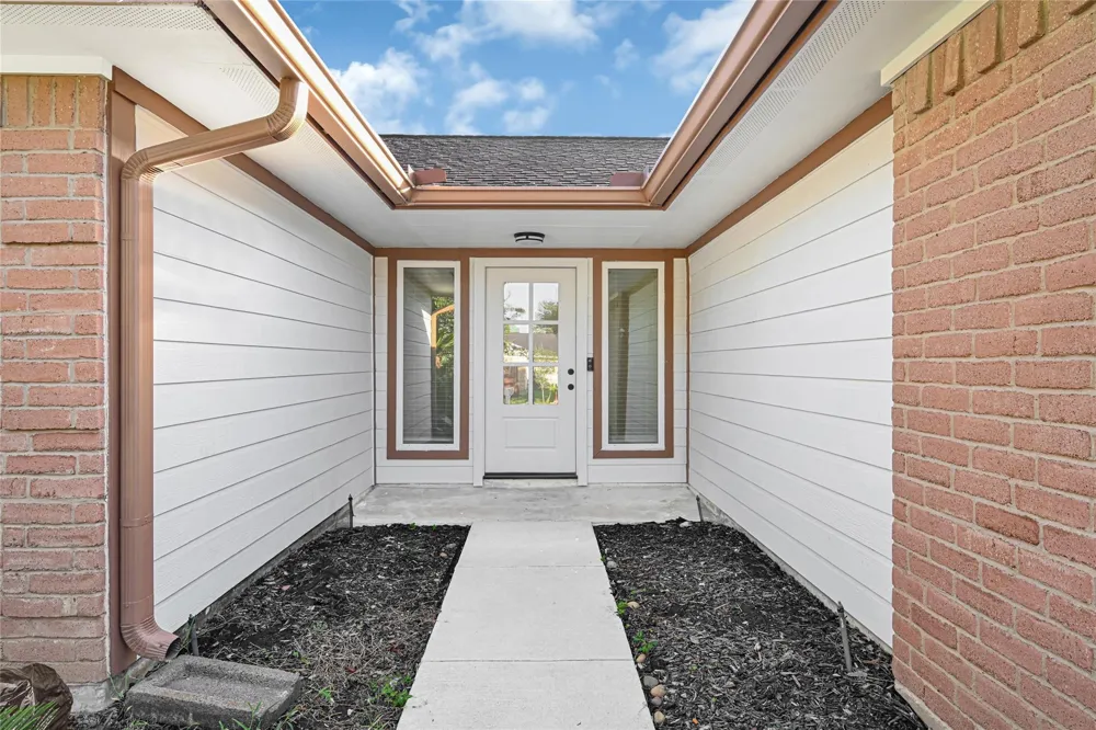 2239 Pilgrims Point Drive Friendswood, TX 77546