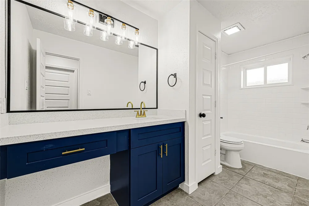 2239 Pilgrims Point Drive Friendswood, TX 77546
