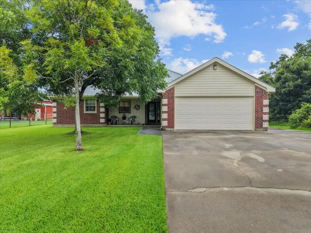 6727 Avenue C 1/2 Santa Fe, TX 77510