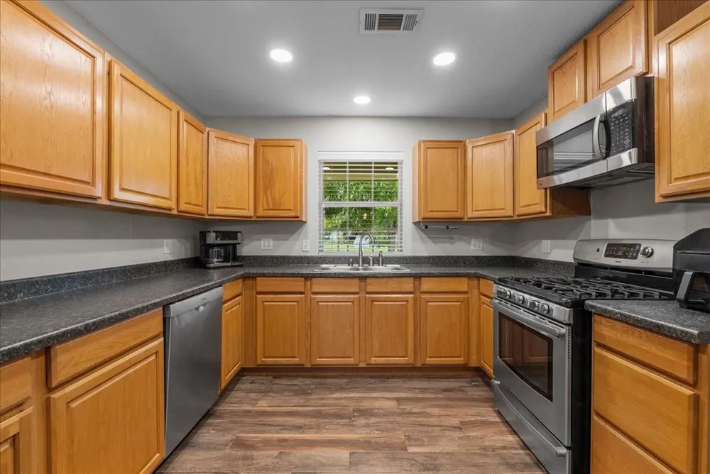 6727 Avenue C 1/2 Santa Fe, TX 77510